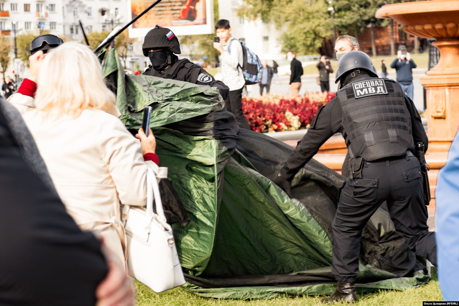 Tents at the rally in support of Sergei Furgal, October 10, 2020. Photo: Olga Tsykareva for sibreal.org.