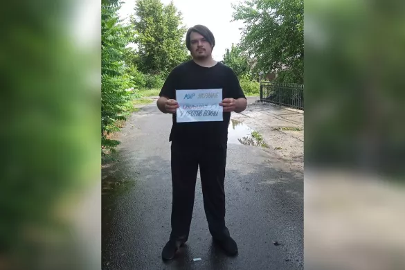 Ivan Shurupov in a single picket in Kursk, July 27, 2023. The man was released from the police without a protocol / Photo courtesy of Ivan Shurupov