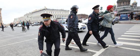 Акции против «царя»: избитые, задержанные, несовершеннолетние