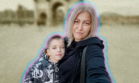 На жительницу Архангельской области завели дело о дискредитации. Она уехала с детьми из страны, ее 12-летнего приемного сына объявили в розыск