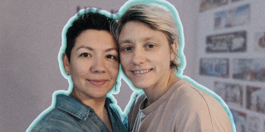 «Сидит на коленях, обнимая друг друга»: фемактивистка Дина Нурм — о штрафах за рилс в инстаграме