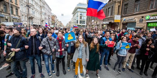 Госдума приняла закон о вовлечении детей в акции. Но не объяснила, как он будет работать