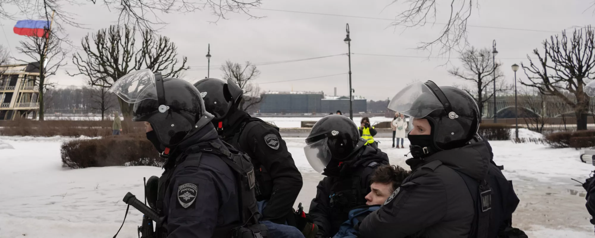 Задержания на акциях скорби по Алексею Навальному 16-17 февраля - итоги