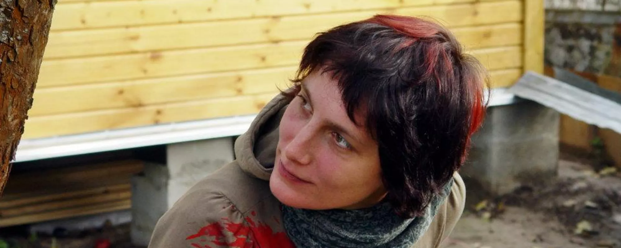 «Вы, наверное, были на акции - у вас ленточки такие на пальто»