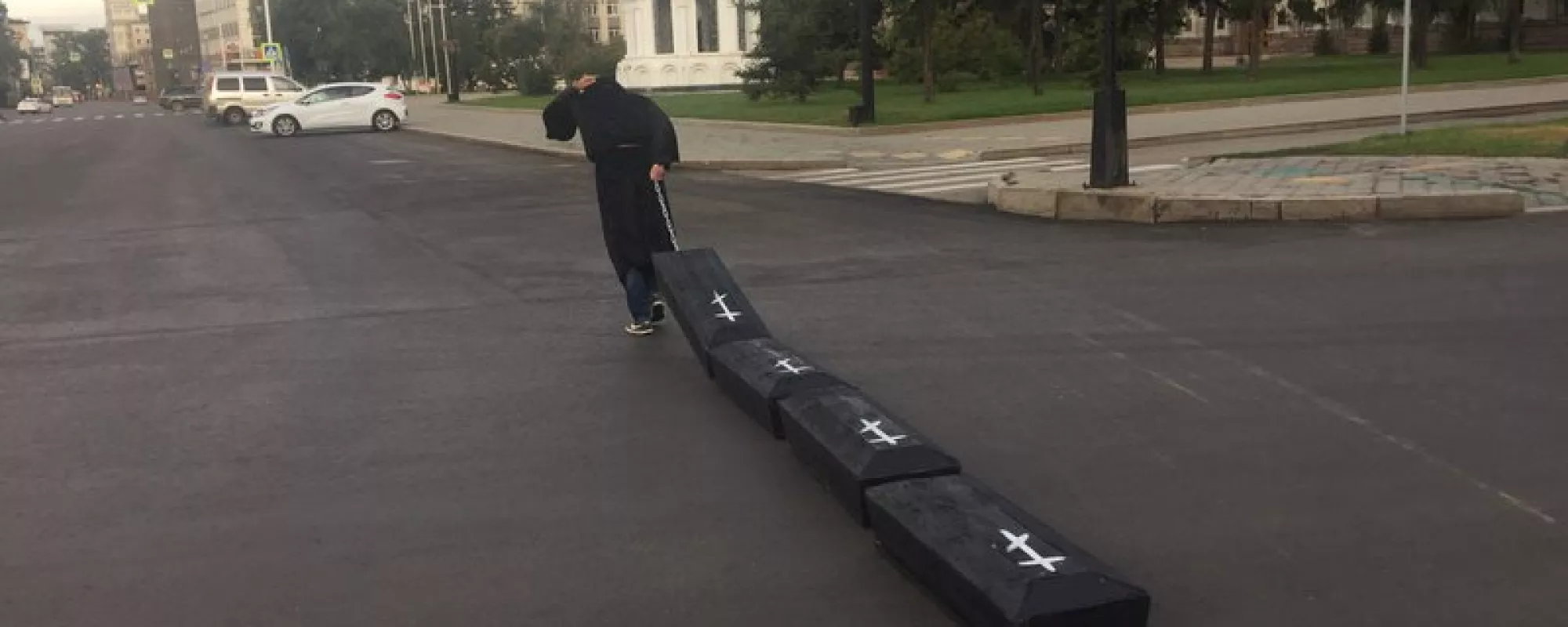 В Иркутске задержали двух человек за акцию памяти о погибших в интернате детях