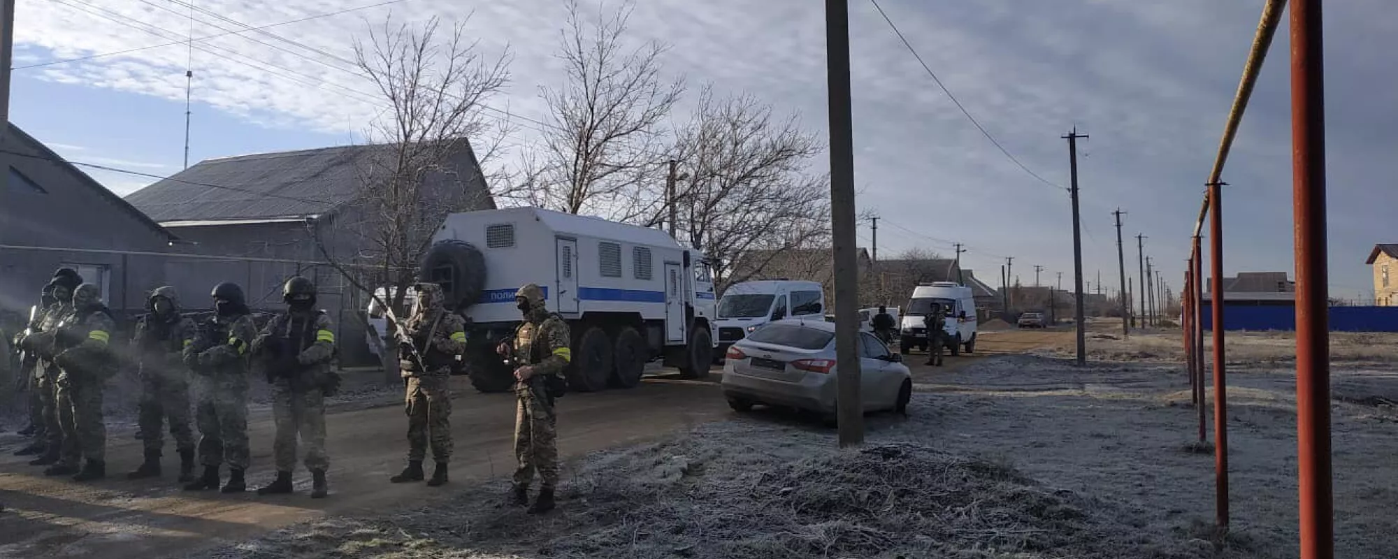 В Крыму ФСБ провела обыски у крымских татар. Трое стали подозреваемыми по делу «Хизб ут-Тахрир»