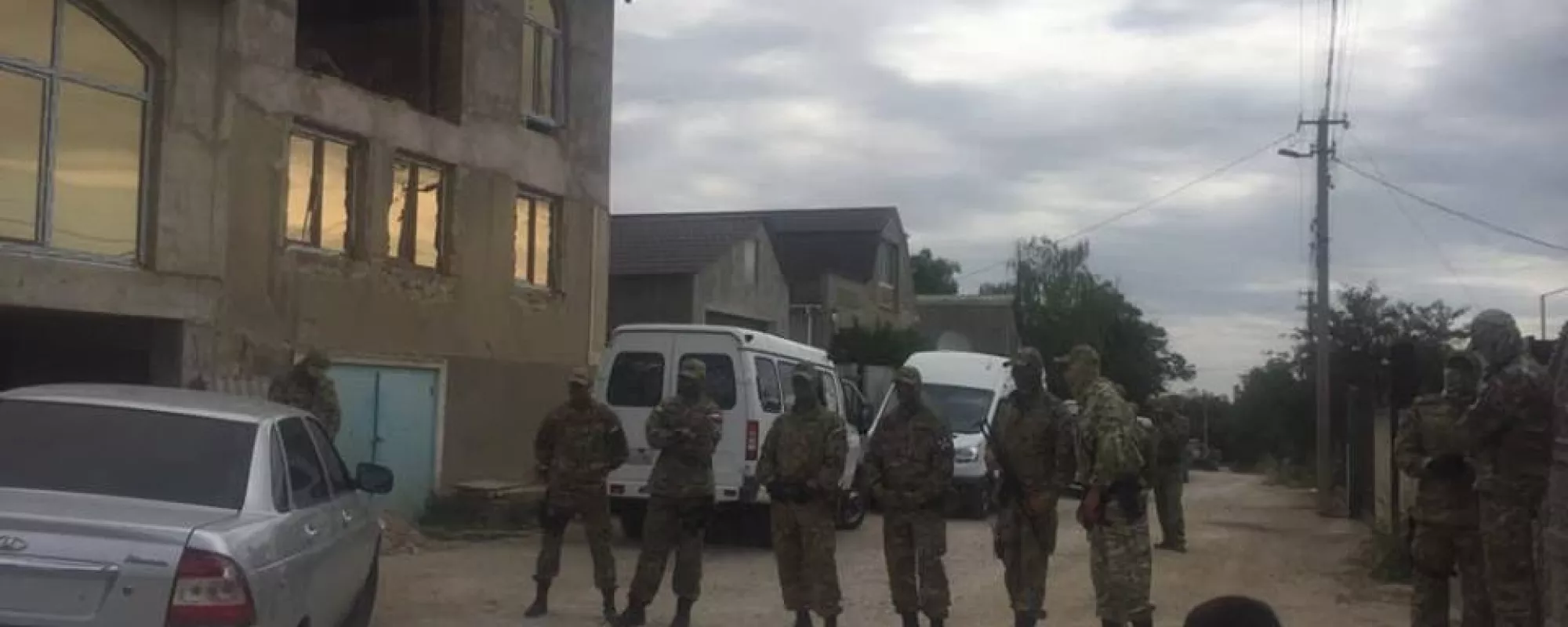 В дом к крымскому татарину явились сотрудники правоохранительных органов