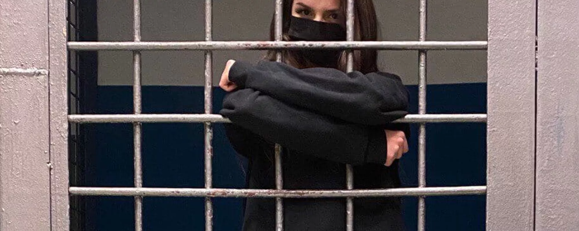 В Москве из-за акции «Осторожно, хрупкое» задержали участницу Pussy Riot. Ей дали 20 суток ареста