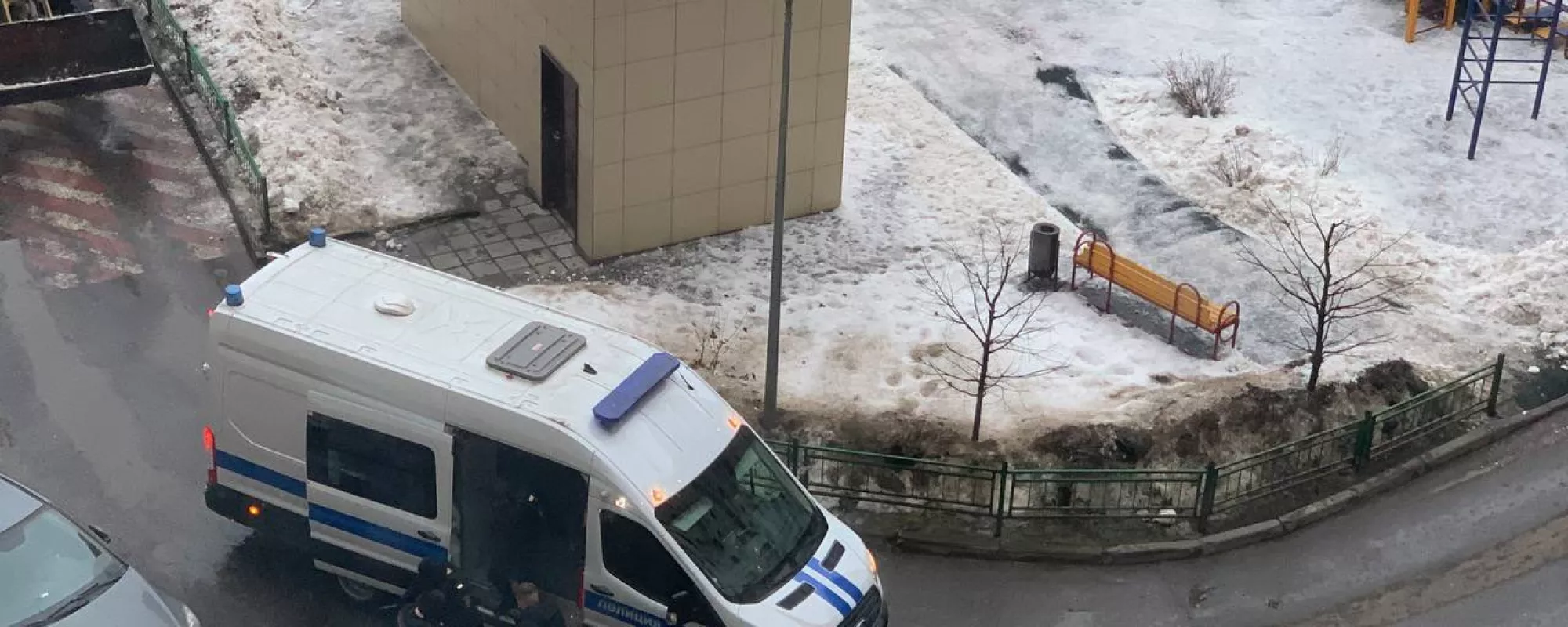 По адресам проживания родных и сторонников Навального пришли с обысками
