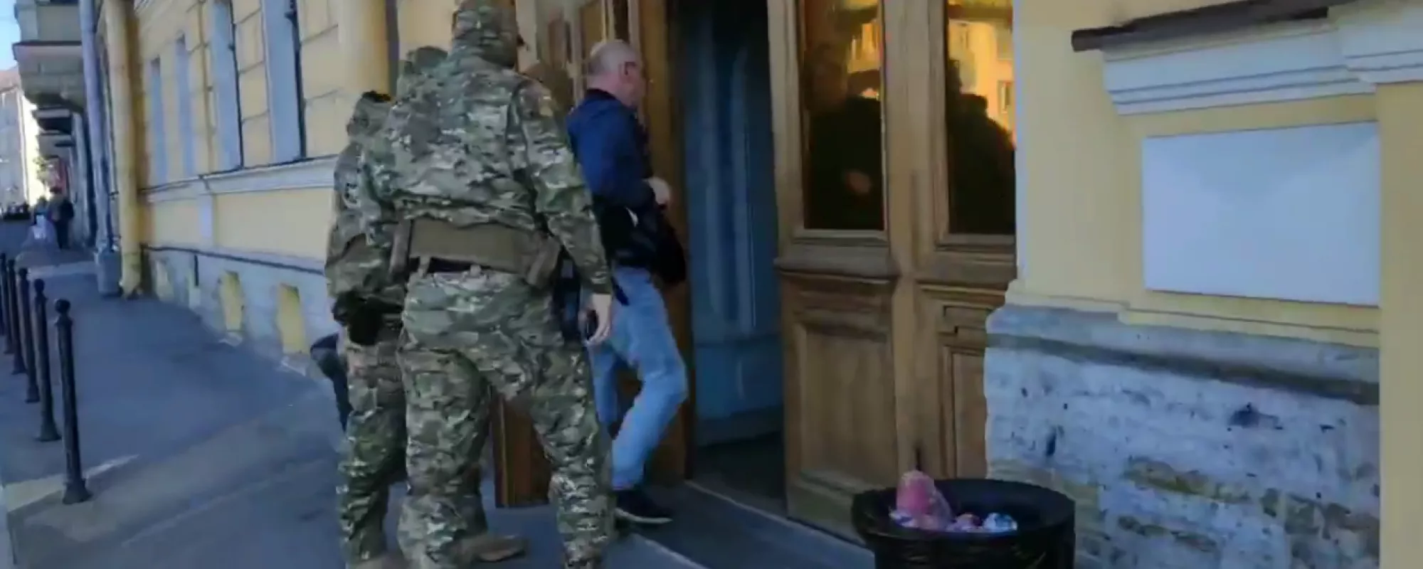 В Петербурге задержали оппозиционного депутата по делу о наркотиках