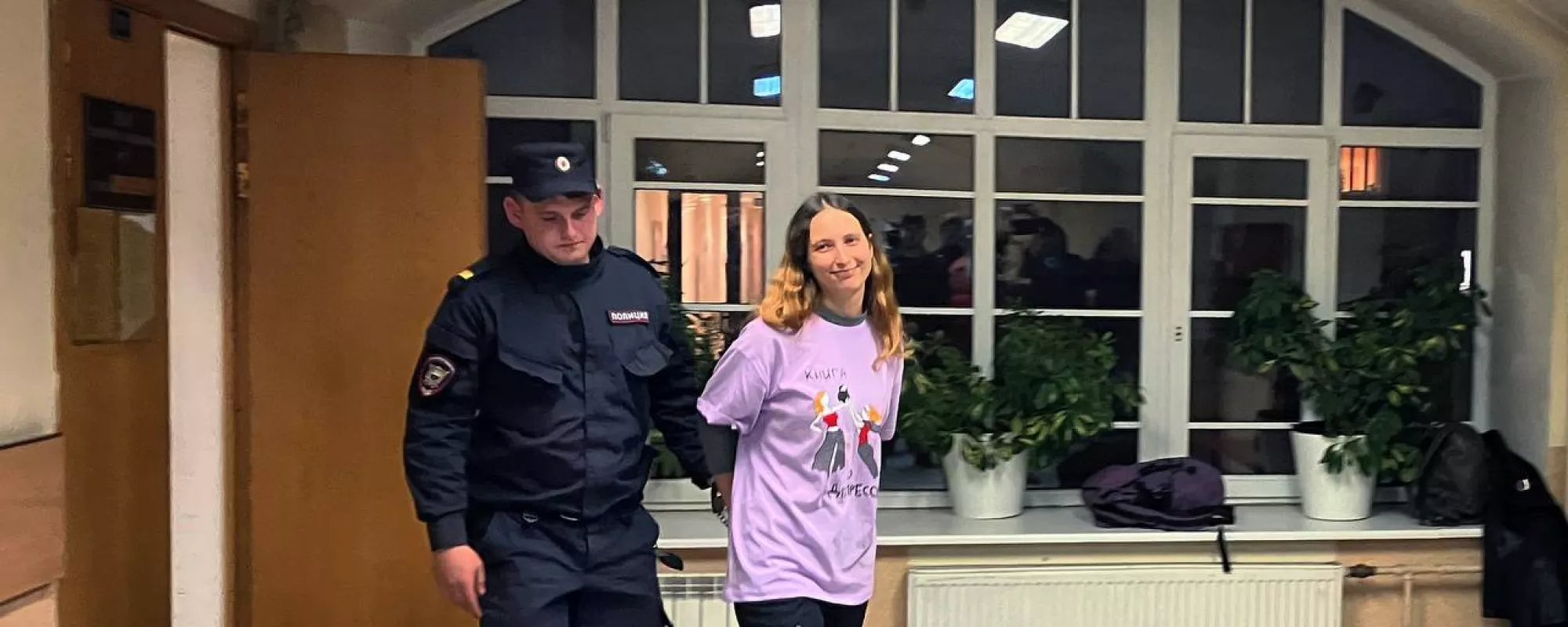 Художнице Саше Скочиленко снова продлили арест по уголовному делу о «фейках» про армию РФ