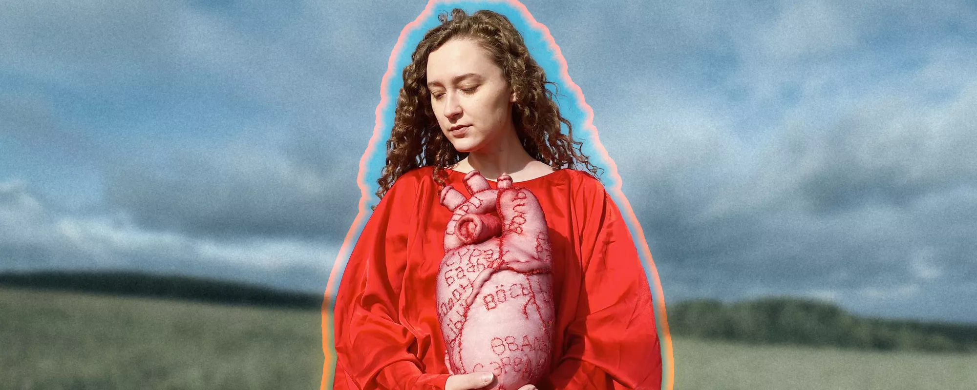 «Мы здесь еще живем». Уральская художница Алиса Горшенина - о травле, поддержке и о том, почему выбирает не уезжать