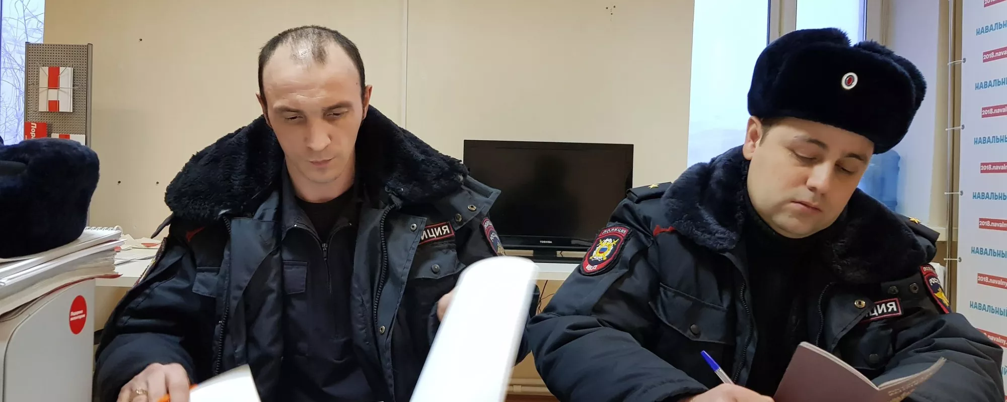 В Якутске полиция пришла в штаб Навального