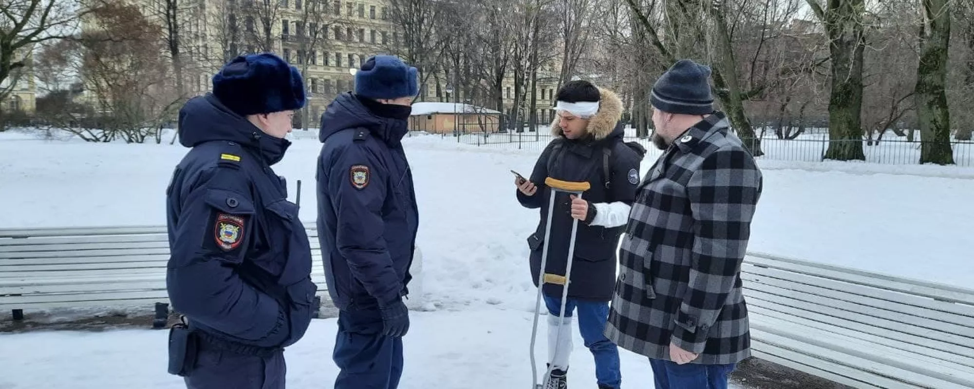 В Петербурге задержали четырех человек, искавших на _ылях ответственных за уборку улиц