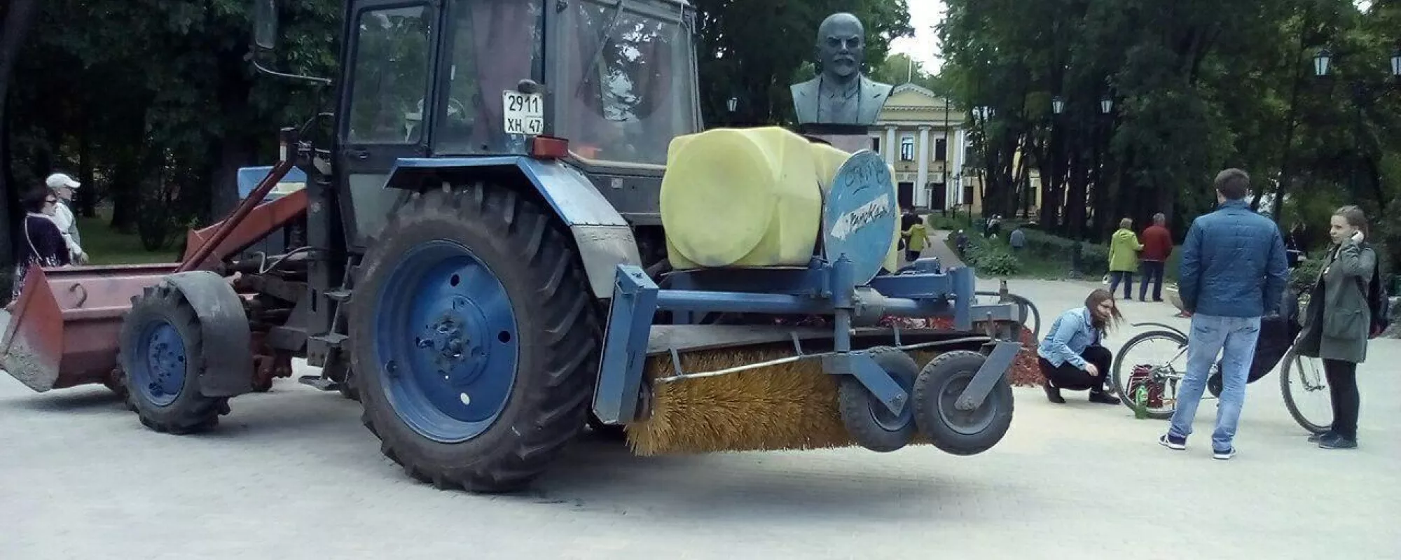 Задержания на агитационном субботнике Навального