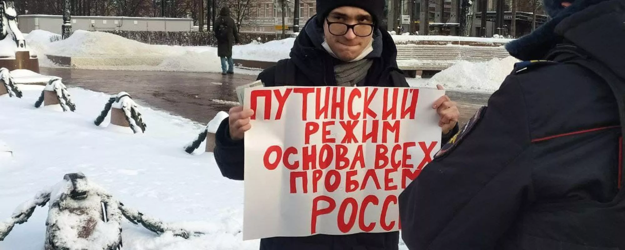 В Москве на Пушкинской площади задержали двух человек