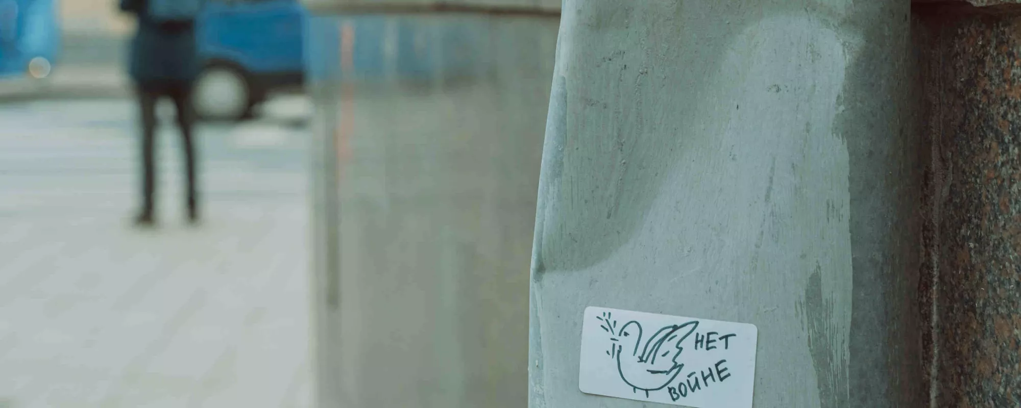 “No to the war in Ukraine!” and “GruZ (Cargo) 200”: how people are persecuted for anti-war stickers and flyers in Russia
