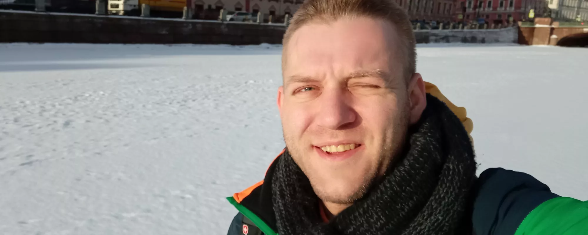 Суд в Петербурге продлил арест режиссера по делу о «фейках» про армию