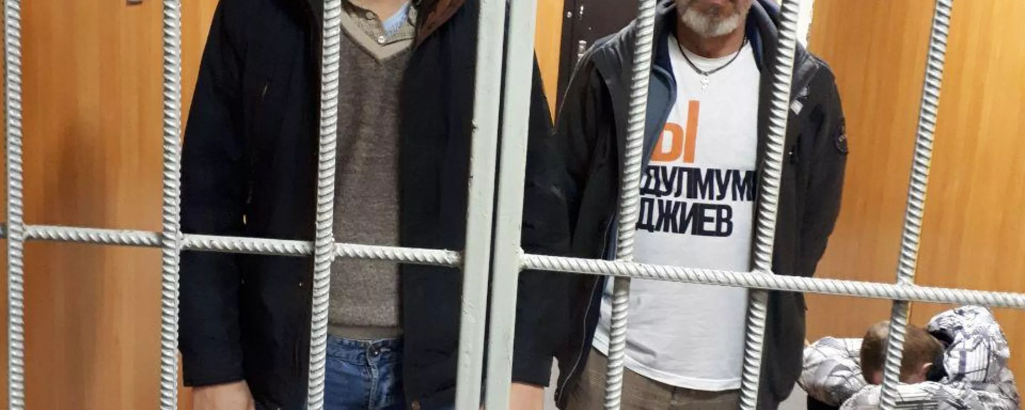 У Администрации президента задержали двух участников одиночных пикетов