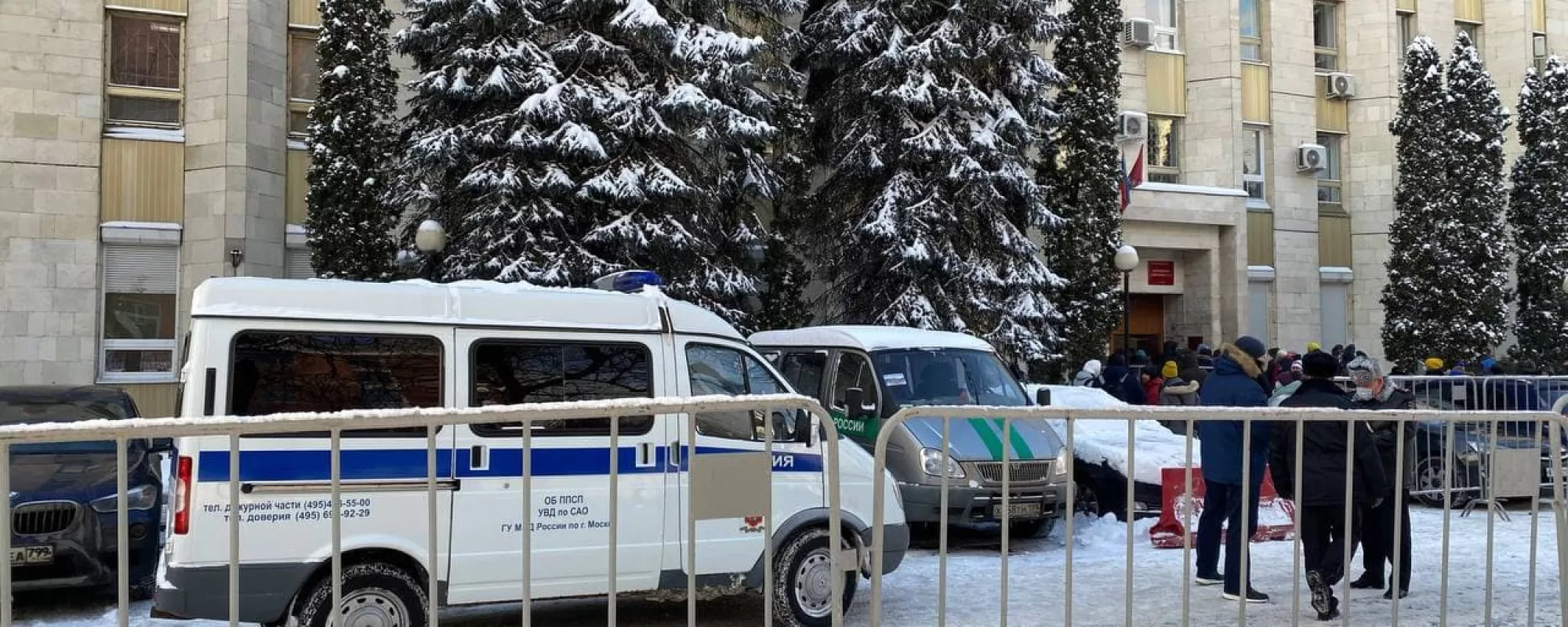 На оглашении приговора анархистам задержали несколько человек