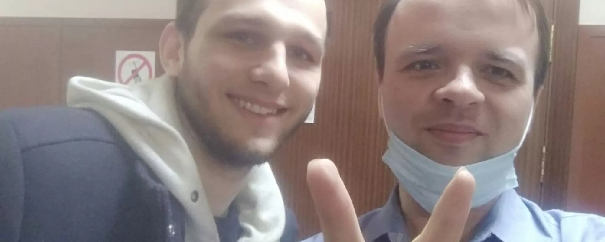 Суд прекратил дело пикетчика, вышедшего на Красную площадь с плакатом «Путин ты обо*рался»
