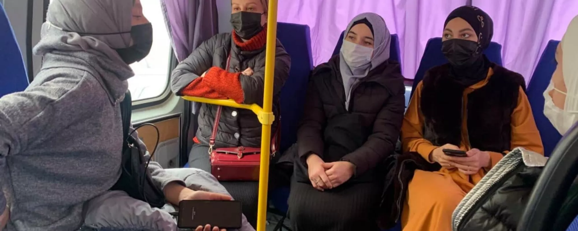 В Крыму у суда задержали 19 человек. Они пришли на апелляцию по делу «Хизб ут-Тахрир»
