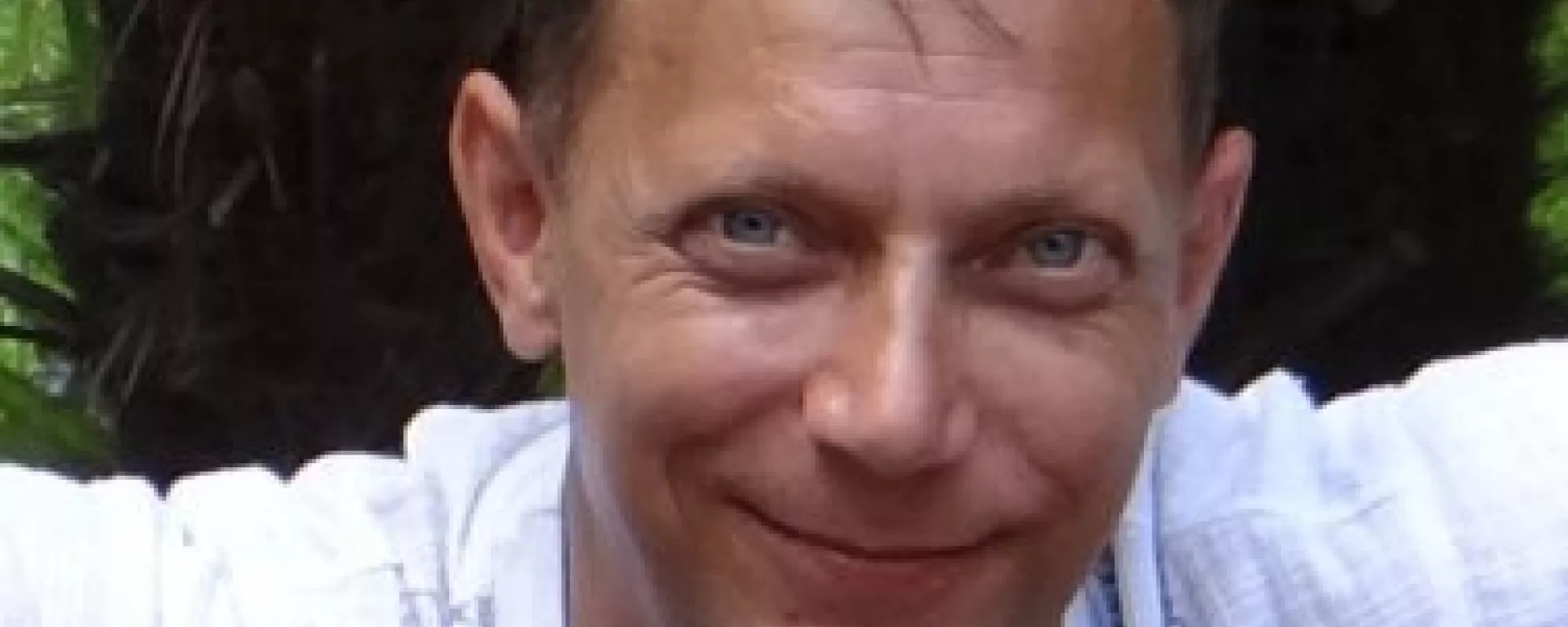 «Встреча закончилась смешной сценой - я встаю со стула, и диктофон выпадает на пол»