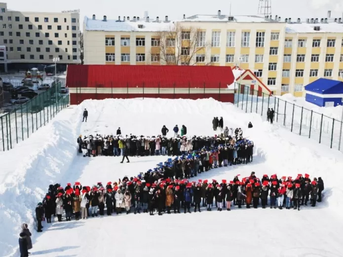 Flashmob of Bashgosuniversity «Spring in BashGU». March 2022 / Photo: BashGU