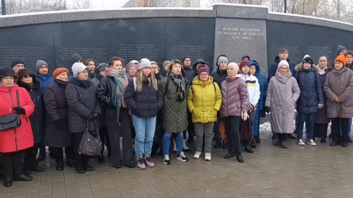 6 ноября жители московских районов Перово и Новогиреево записали <a href="https://t.me/evstupin/4937">видеообращение</a> против застройки парка на Зеленом проспекте / Скриншот: телеграм-канал «Депутат Ступин»