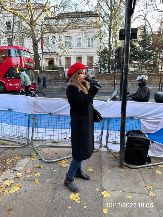 Мария Малышева выступает на митинге у Посольства России в Лондоне, 10 декабря 2022 года / Фото предоставлено Марией Малышевой