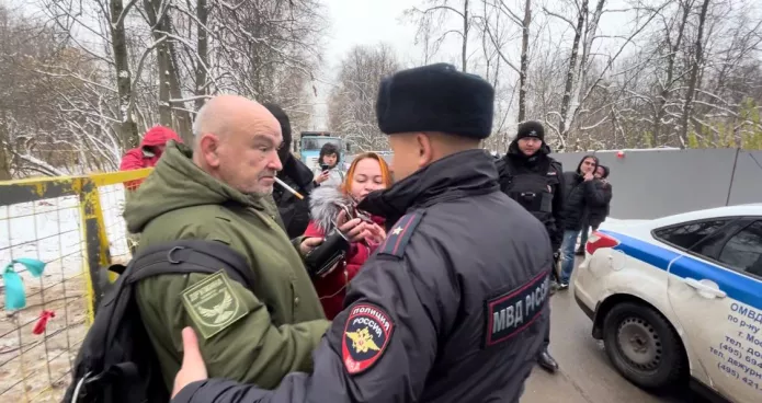 Задержание Сергея Утришского на месте сноса дома в Битцевском лесу 6 ноября 2024 г. / Фото предоставлено Сергеем Утришским