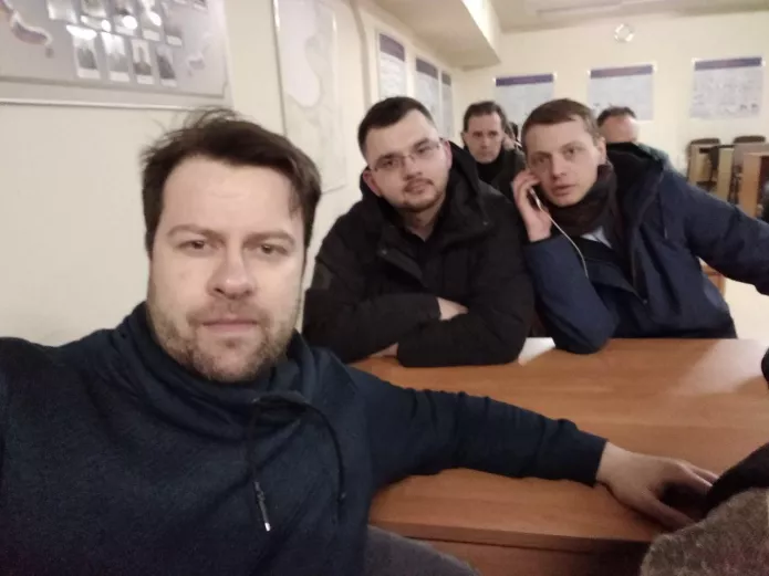 Задержанные в отделе полиции по району Москворечье-Сабурово / Фото: телеграм-канал «Сергей Власов из Печатников»