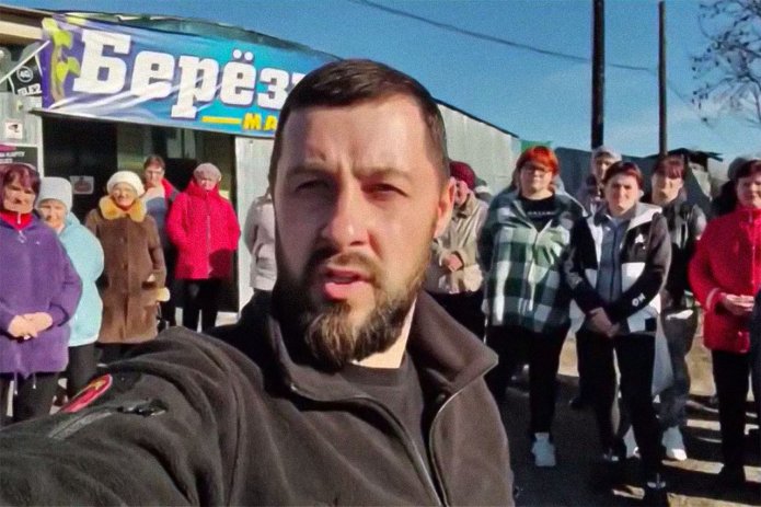 Скриншот видео одной из встреч Романа Солодова с жителями приграничных сел. Позднее они были удалены из его телеграм-канала