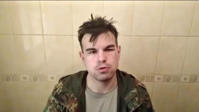 Руслан _ыленков в ролике «Кремлевской прачки» после пыток / Кадр из видео «Кремлевской прачки»