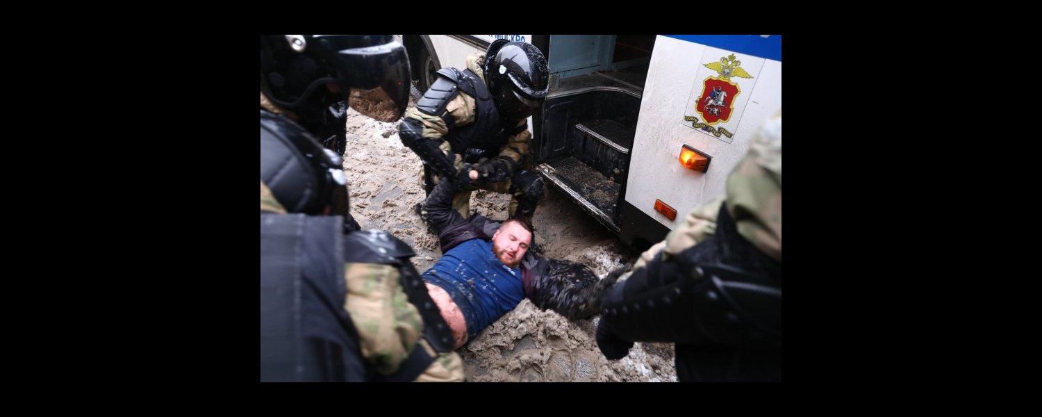 Российские власти сообщили о более чем 17 тысячах задержанных на зимних акциях 2021 года