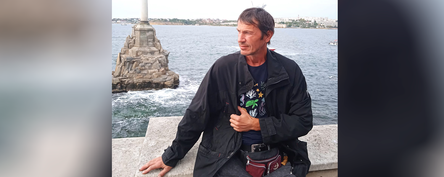 «Эти четыре улыбающиеся морды»: как за археологом в лес на раскопки приехали оперативники