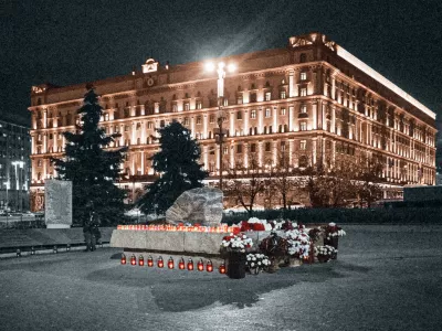  Глава СПЧ Фадеев предложил убрать Соловецкий камень с Лубянки. Мы спросили представителей гражданского общества, что они об этом думают 