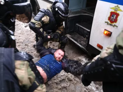  Российские власти сообщили о более чем 17 тысячах задержанных на зимних акциях 2021 года 