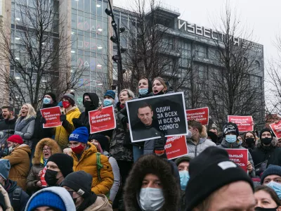  «Припугнуть и держать в тонусе»: как преследуют сторонников Навального 