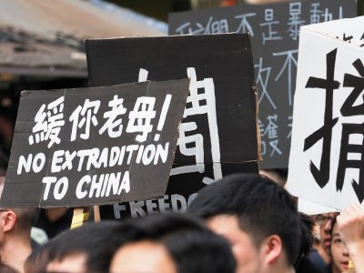 Невозможно отозвать людей с улиц: за что борются жители Гонконга