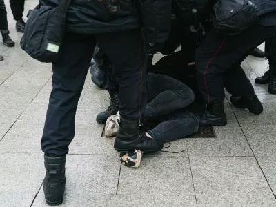  Во время зимних протестов 2021 года полицейские избивали журналистов. Эти случаи до сих пор не расследованы 
