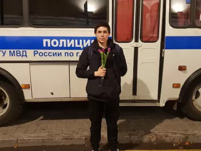  «Мы хотим с Сережей просто побеседовать»: как преследуют участников «бессрочки» 