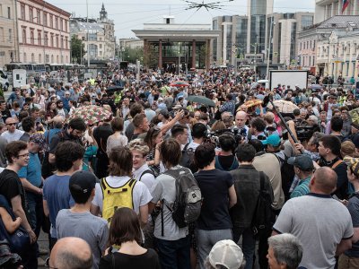 Акции против политических репрессий и полицейского произвола. Онлайн