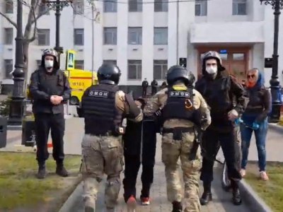В Хабаровске ОМОН разогнал митингующих в поддержку экс-губернатора Фургала