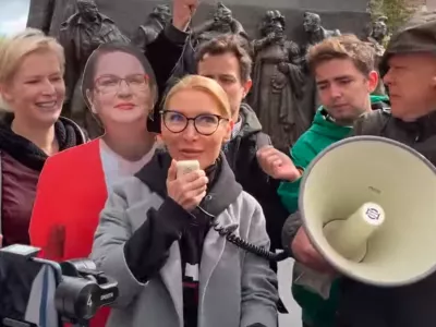  Задержания в день акций против признания СМИ иностранными агентами 