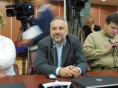 Суд за премии: оппозиционного депутата Мосгордумы обвиняют в мошенничестве