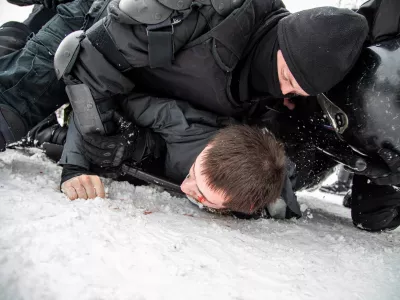  Избитый на акции обратился за медицинской помощью. СК возбудил на него уголовное дело 