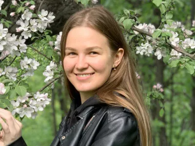  «Ты побледнела. Сейчас побледнеешь еще больше». Что произошло на избирательном участке, где избили члена комиссии 