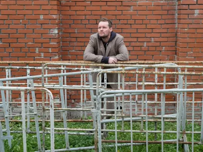  «Язвительный философ и немножко пьяненький хохмач». Слава Малахов - в тюрьме и на свободе 