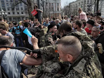  Списки задержанных на акциях «Он нам не царь» 